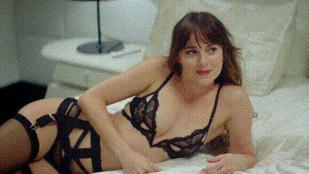 Unpopular Opinion: Dakota Johnson is god tier celeb who's overlooked because of 50 Shades