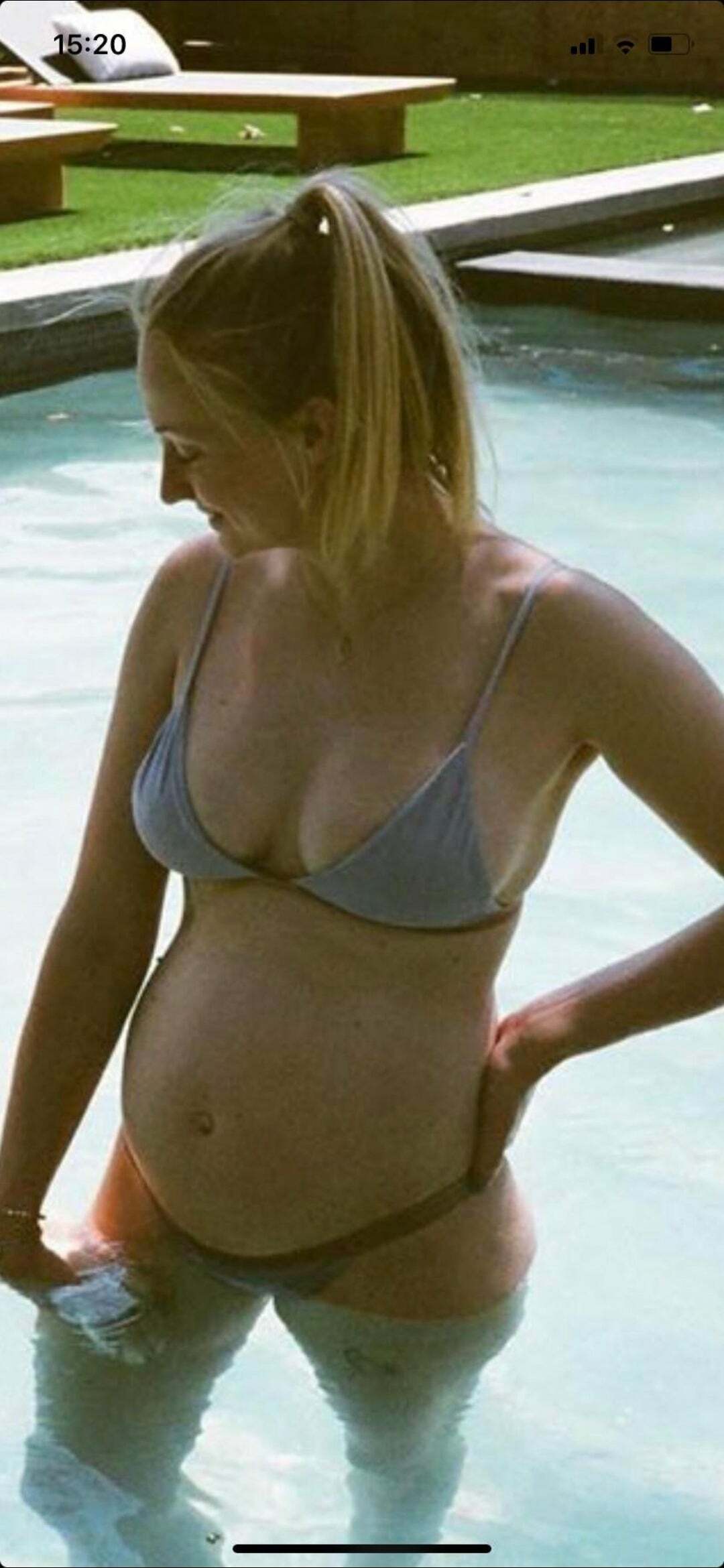 Sophie Turner. Pregnant bellies get me rock hard.