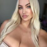 I understand why my dad is lusting for 😘 from Lindsey Pelas so much