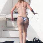 Iggy Azalea and her fat ass drives me crazy