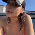 Gal Gadot FaceTiming you on vacation while her husband is off with the family…