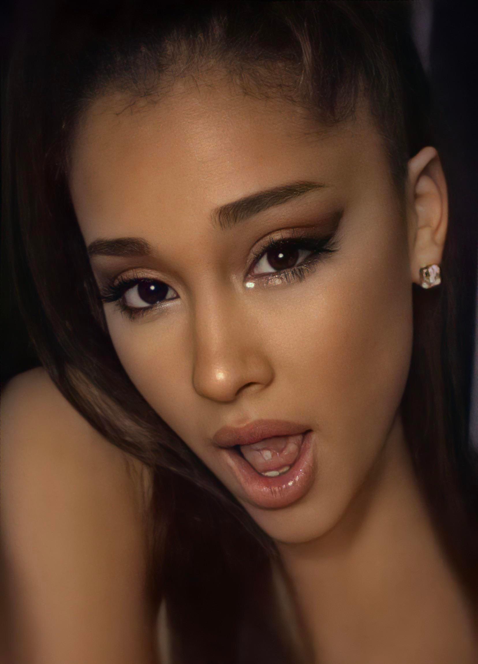Already leaking just from looking at Ariana Grandes face