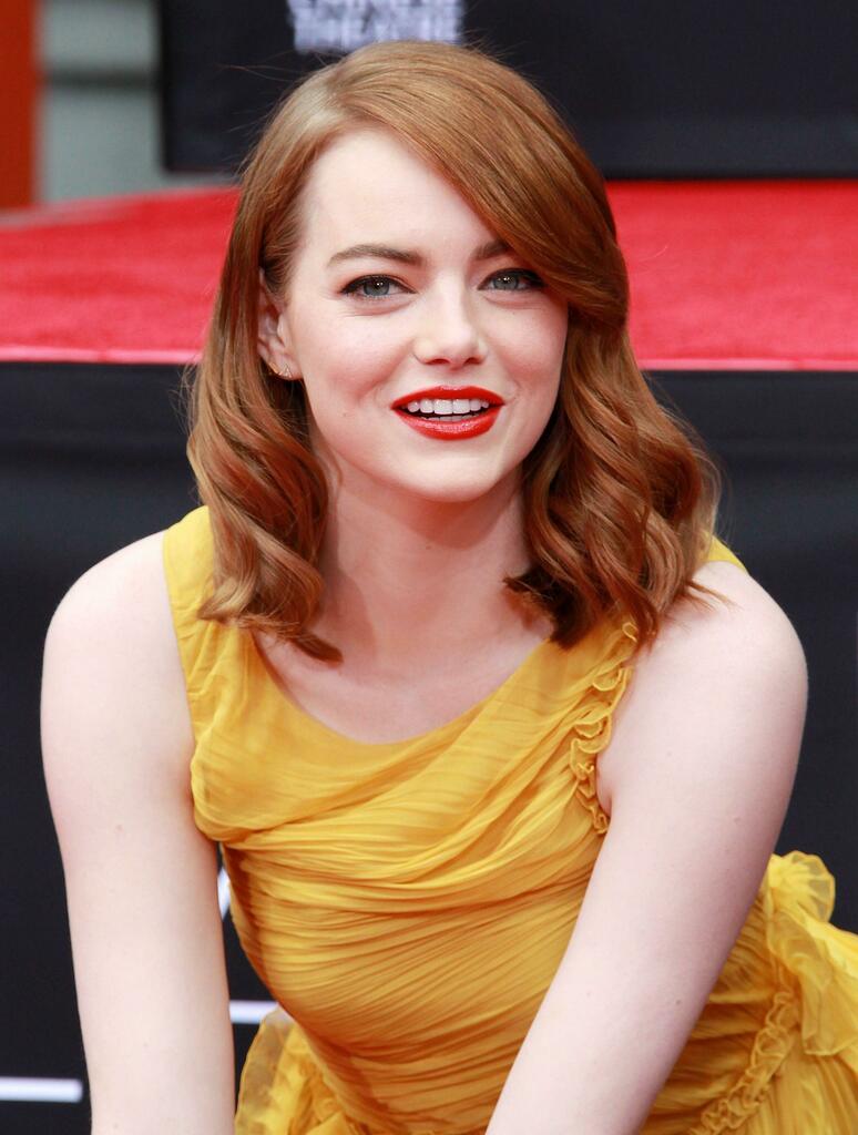 Emma Stone looks like shes getting ready for a facial