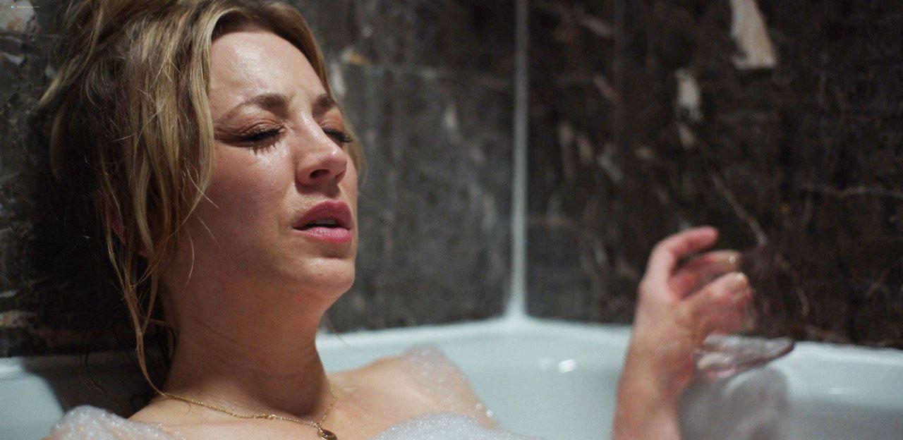 Kaley Cuoco enjoying bath time…