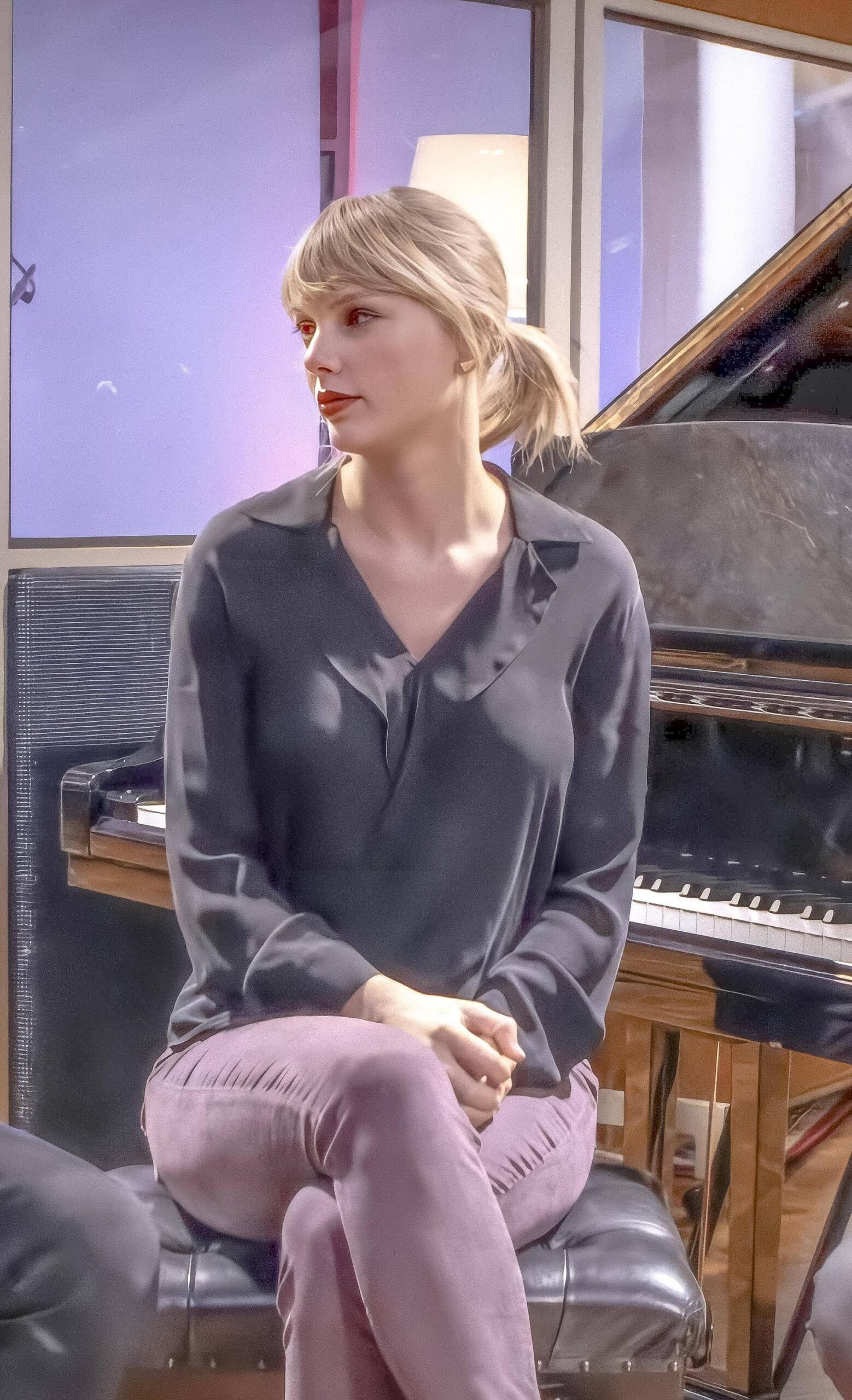 Taylor Swift looks so firm and soft