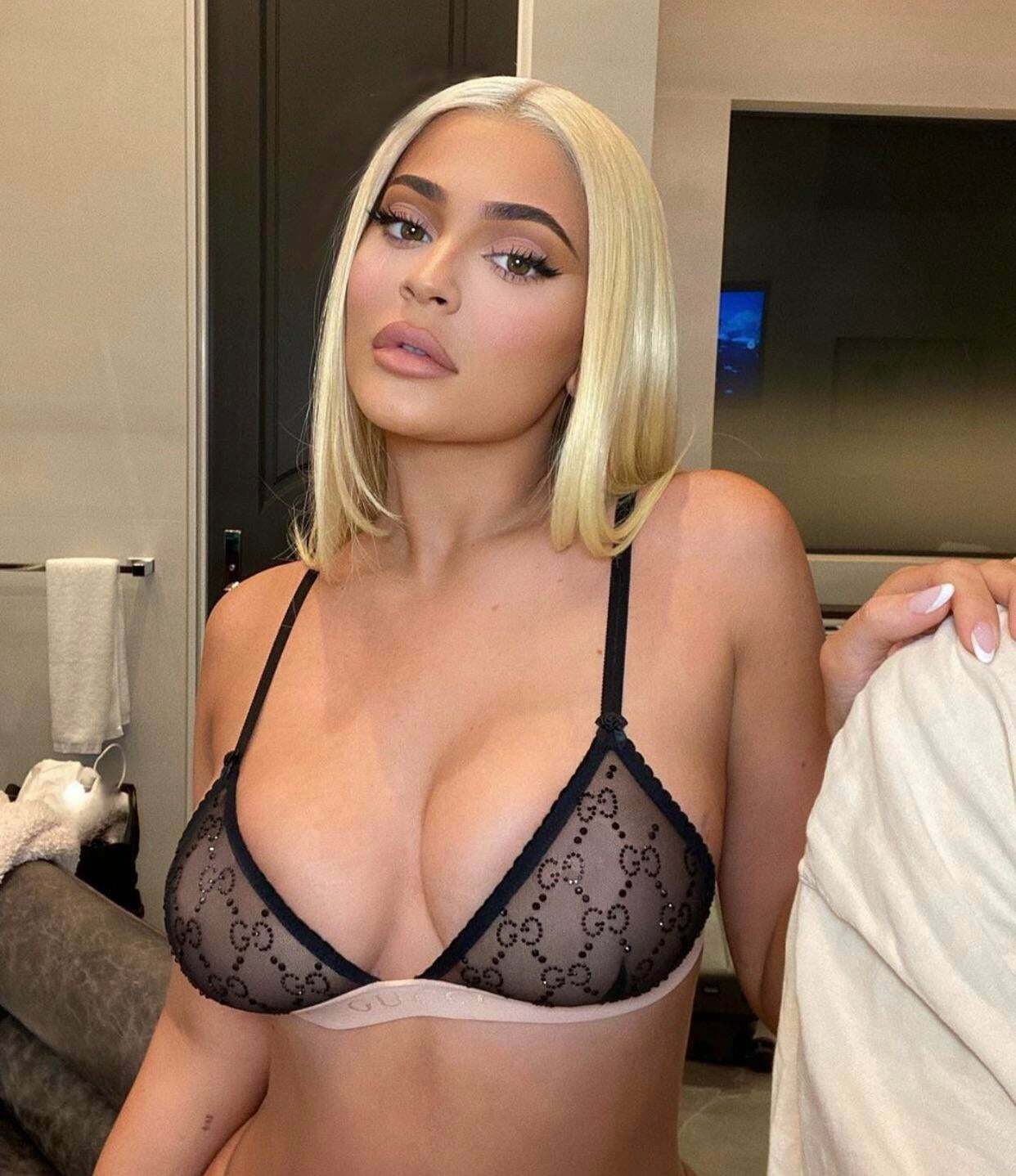 Help me cum to kylie jenner... k;k jrod12q