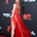 Hailee steinfeld is something special. She’s pure perfection and so breathtaking. What’s your favourite part about her?