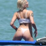 Halsey's ass is unbelievable🥵🍑