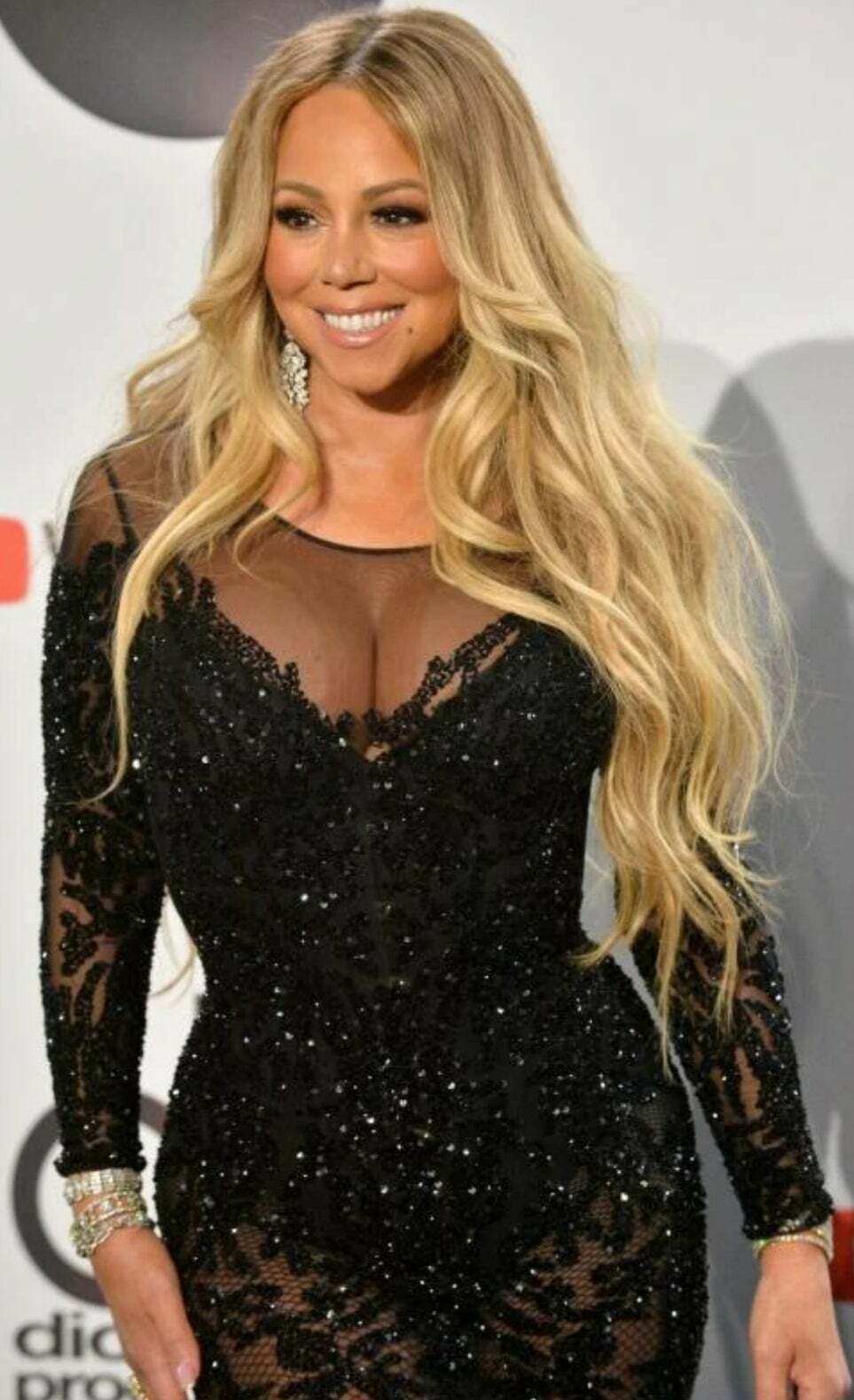 Over The Years, Mariah Carey Hasn't Just Shown Talent For Singing: She's A Professional Boner-Inducer And Everything You Can Do When She Flaunts That Hell Of A Body Around, Is Just Giving Up And Get It Out.