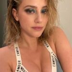 Any Bi Boys wanna jerk off to Lili Reinhart?