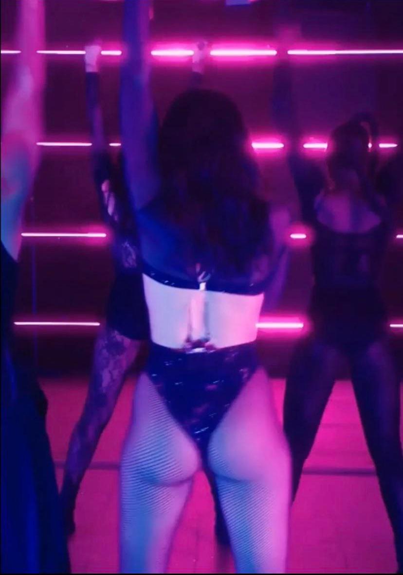 Dua Lipas incredible ass So in need of a pounding