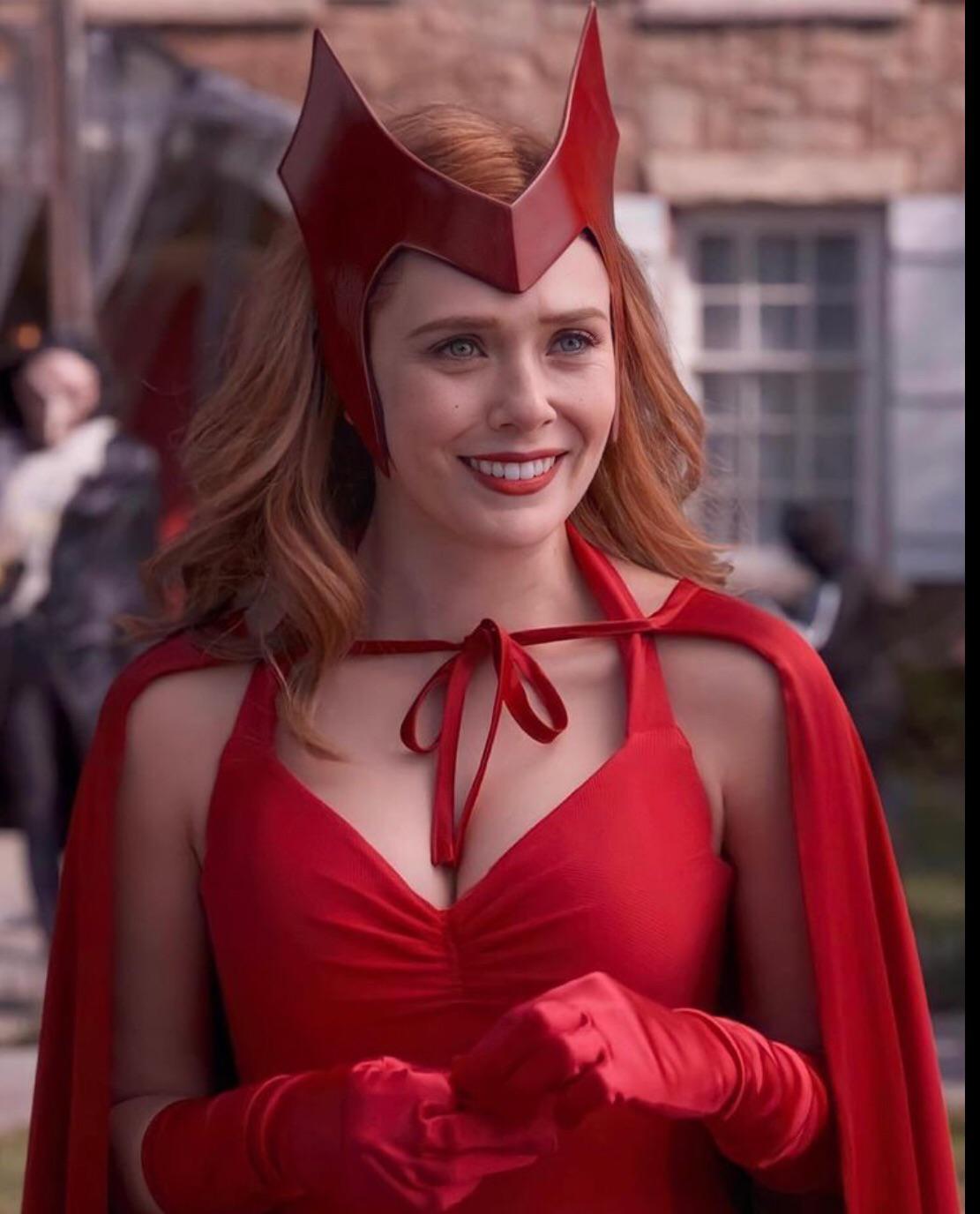 Id love to see Elizabeth Olsen more in this costume