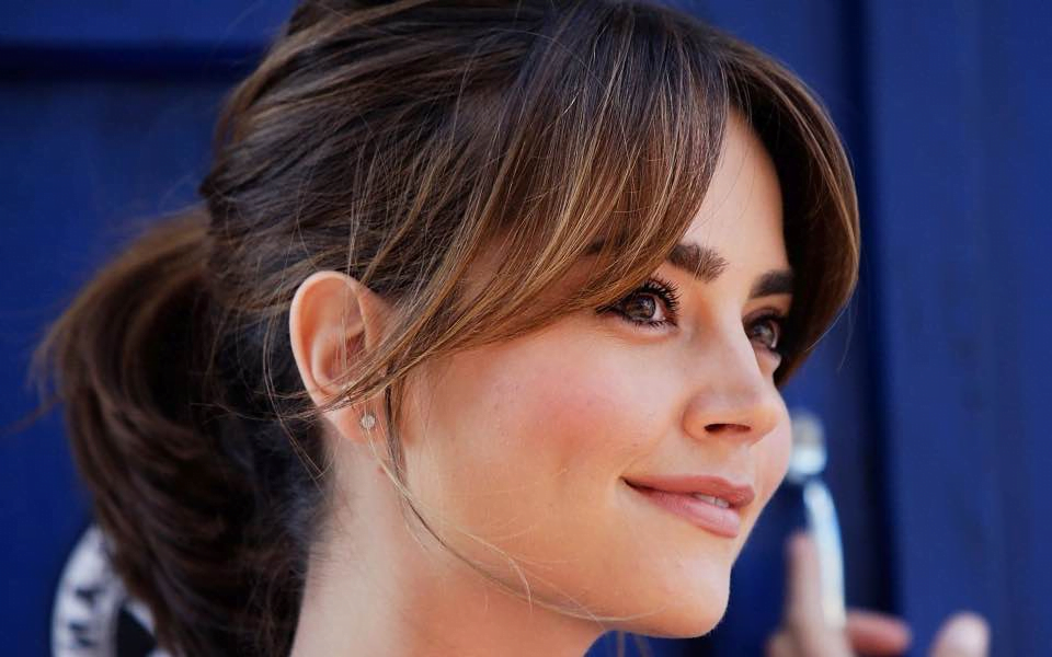 Jenna Coleman has me so hard right now especially her