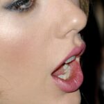 How many of you would like to cum inside Taylor Swift's mouth?