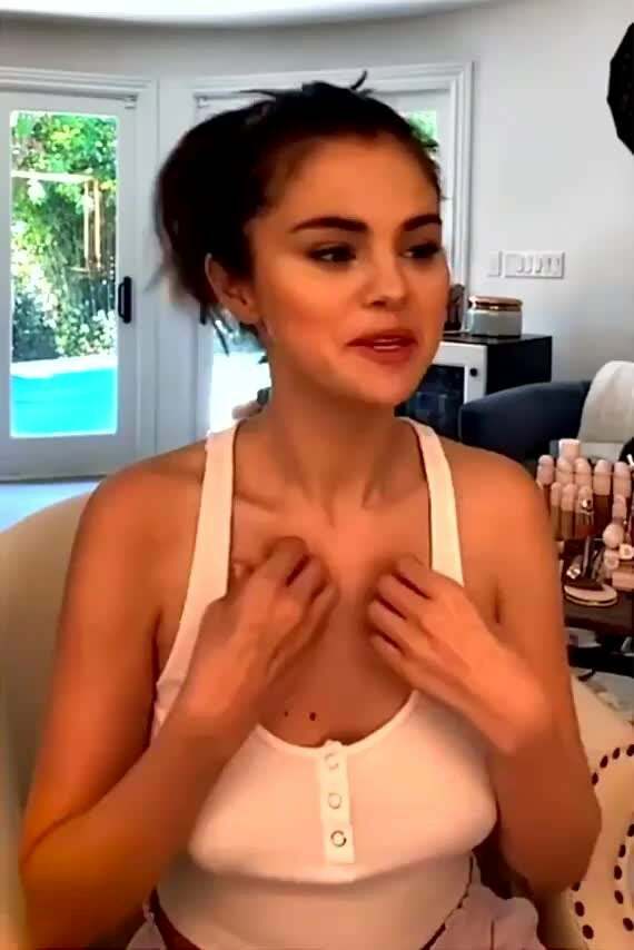 Selena Gomez is the perfect fucktoy