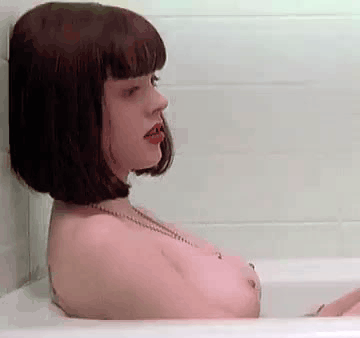 Rose McGowan's Perky Lil Tits 🥵