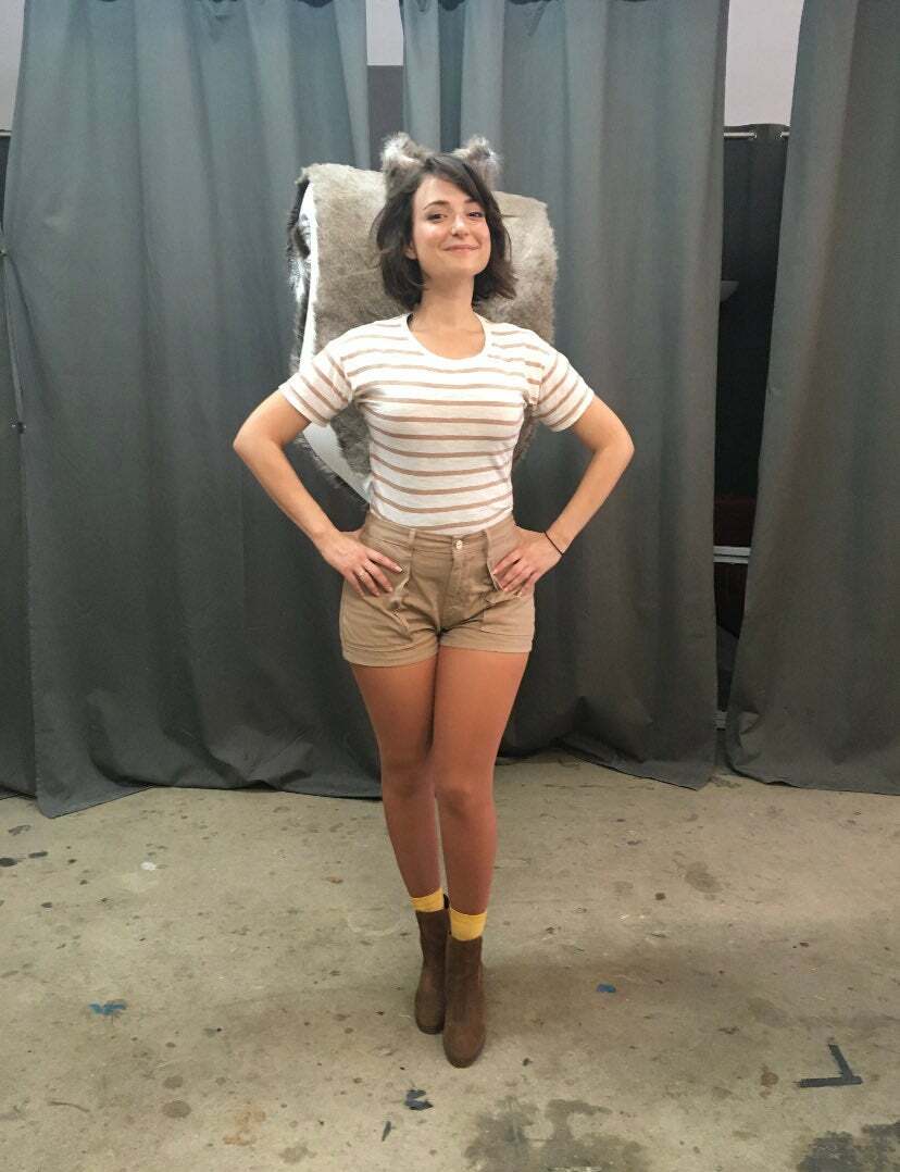 Milana Vayntrub is stacked. Thicc thighs, big tits