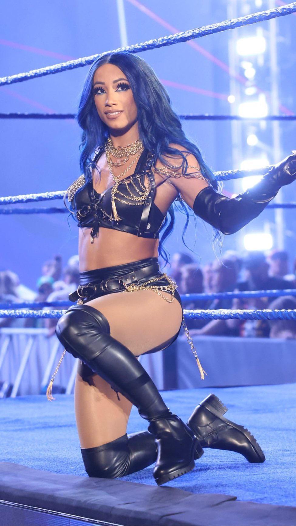 Sasha Banks wants us stroking.