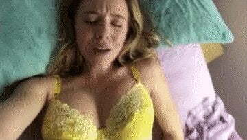 Sydney Sweeney moaning