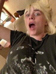 Billie Eilish MASSIVE jiggle