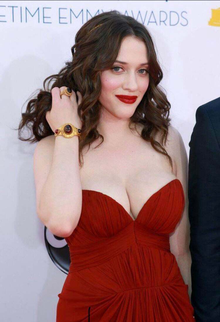 Kat Dennings making me really horny right now