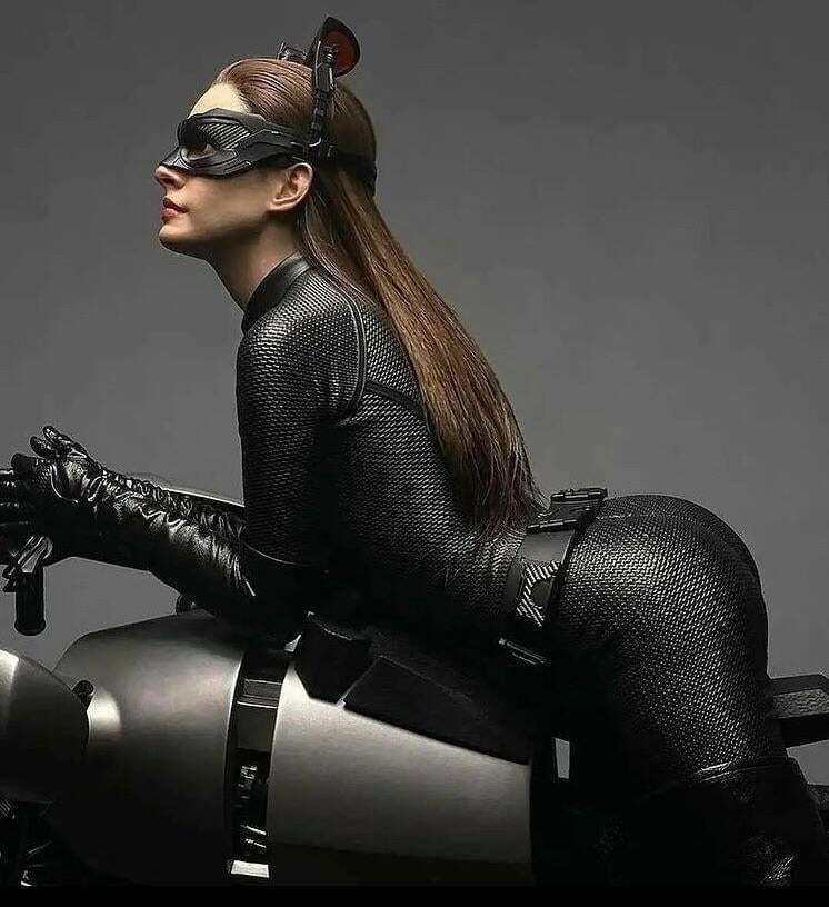 Anne Hathaway was so tight as Cat woman