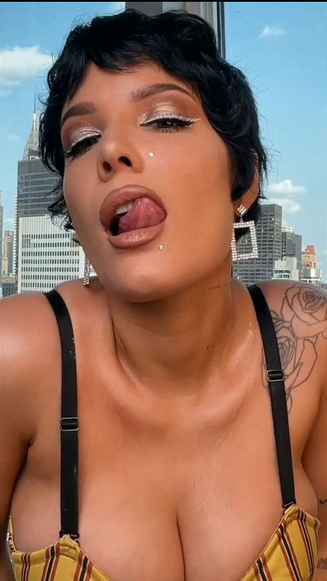 Halsey and her mommy tits are the stuff of dreams