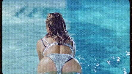 I dreamt I had Jennifer Lopez gigantic ass in front