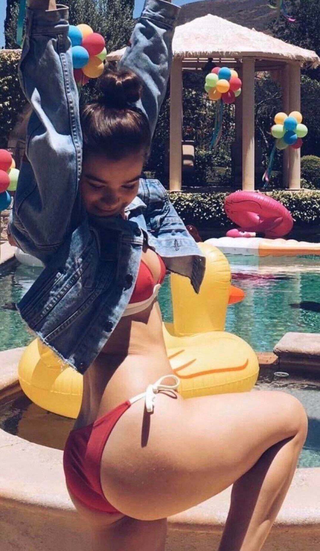 Id love to rail Hailee Steinfeld from behind