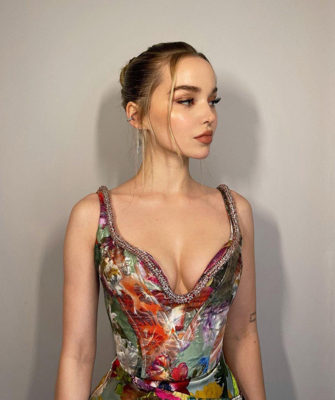 Incredibly horny for this tight body and tits Dove Cameron