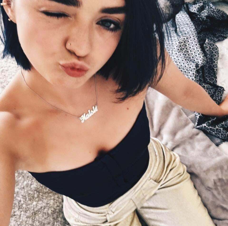 Maisie Williams pouting