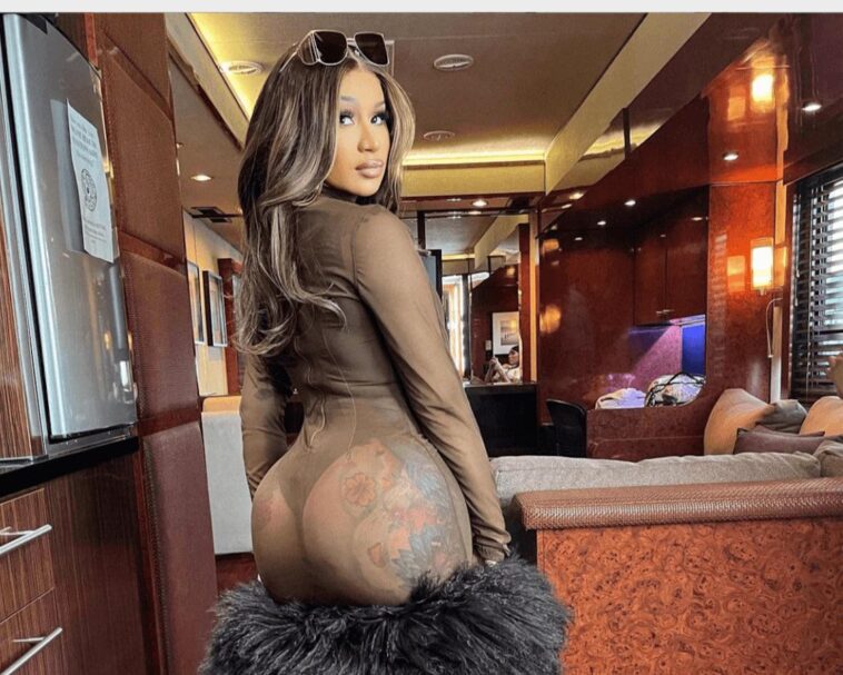 Cardi B big booty