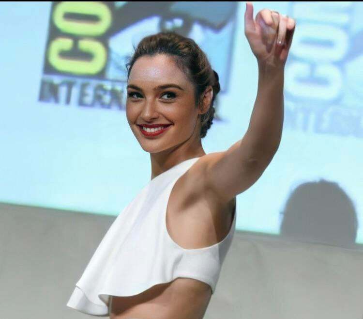 Gal Gadot is so hot