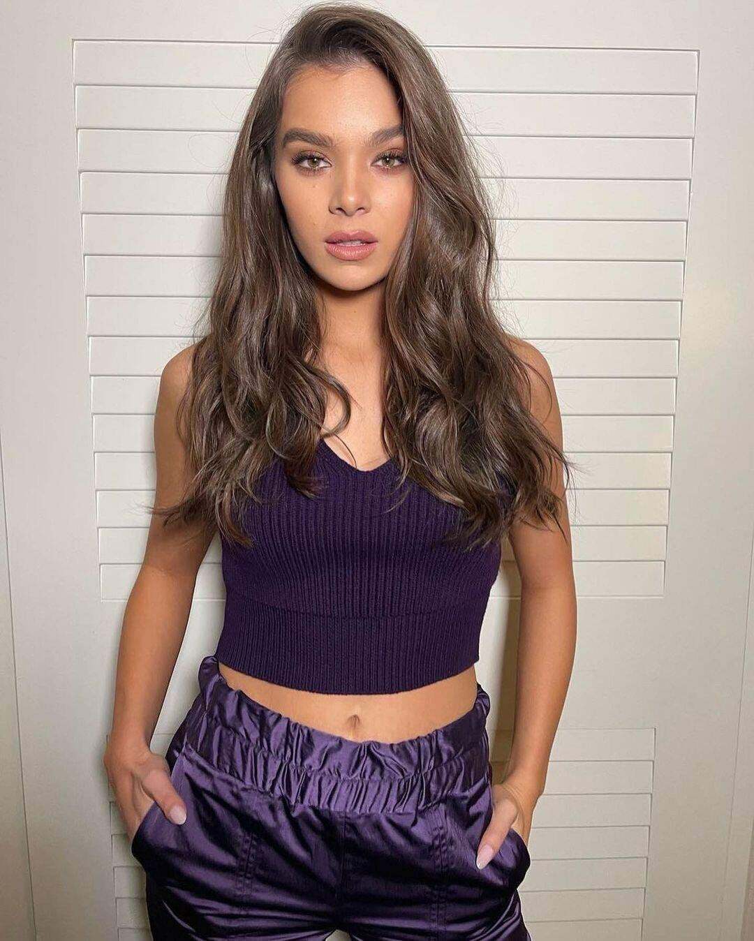 Hailee Steinfeld has been making me cum so hard lately