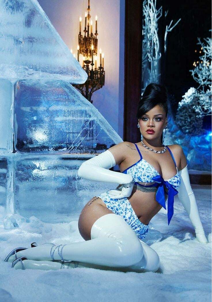 Oh my god Rihanna makes want to stroke my cock