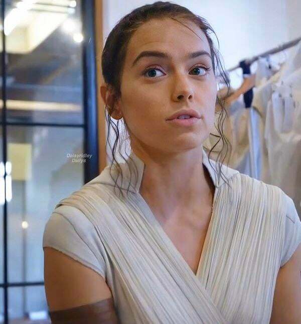 Would love to facefuck Daisy Ridley while shes dressed as