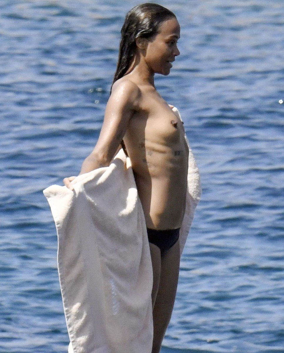 Zoe Saldana Topless 5 Photos