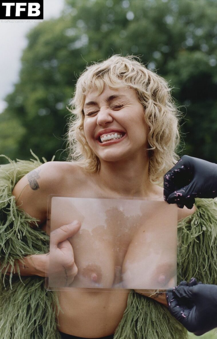 Miley Cyrus Topless