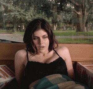 Alexandra Daddario Huge plot in Burying the Ex