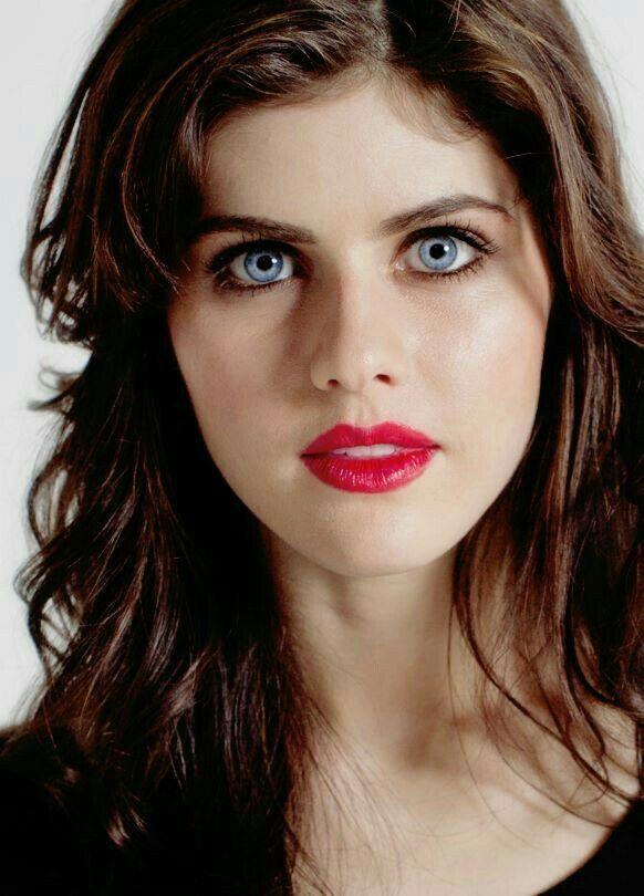 Alexandra Daddario was created by God Case closed