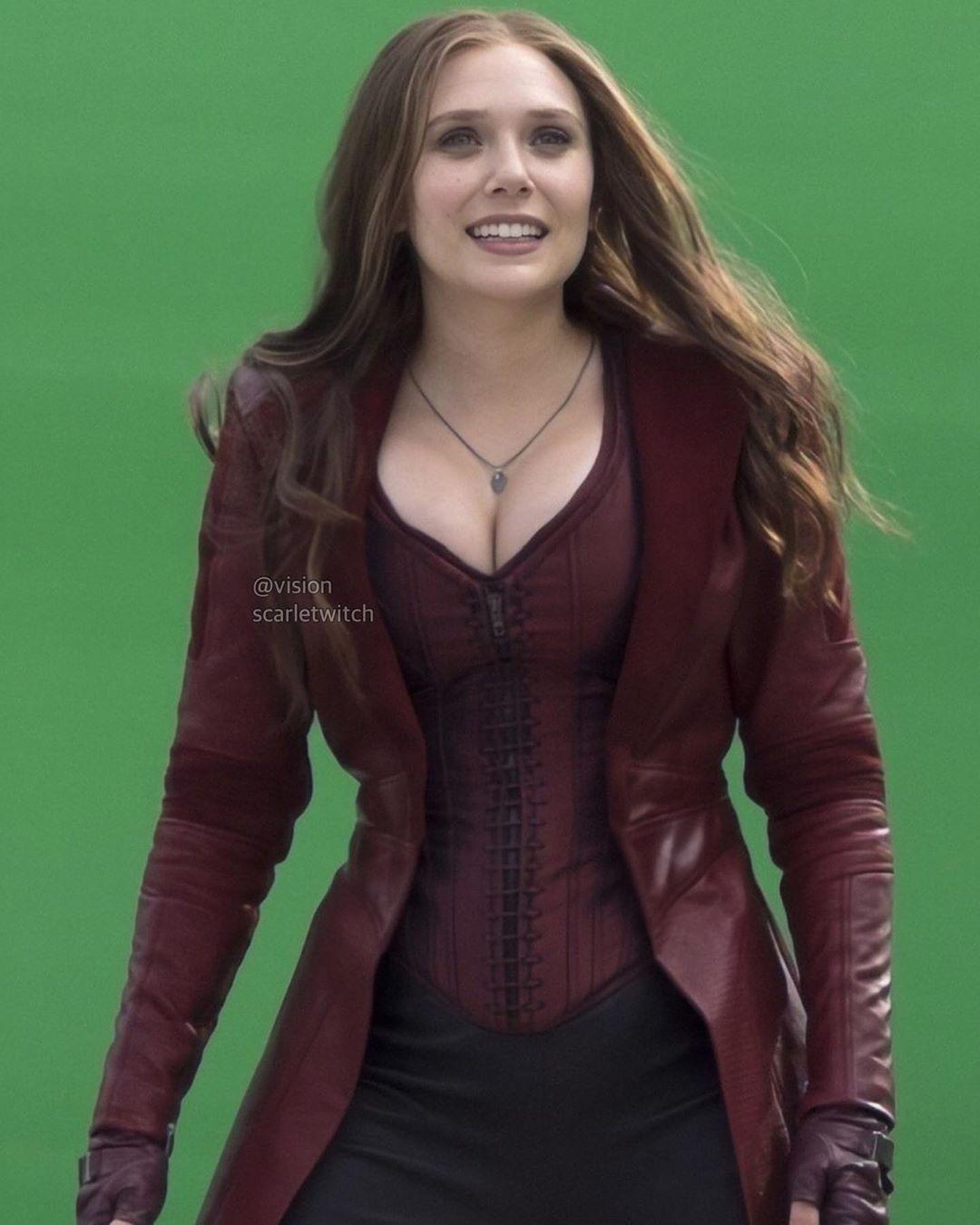 Elizabeth Olsen is just so sexy