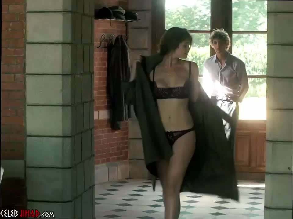 Gemma Arterton sex scene in Gemma Bovery 4K ENHANCED
