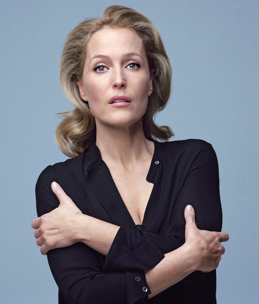 I want Gillian Anderson to grind her pussy on my