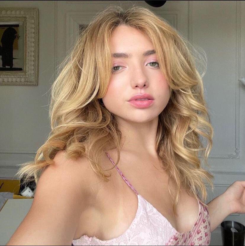 Just love how teasing Peyton List has become