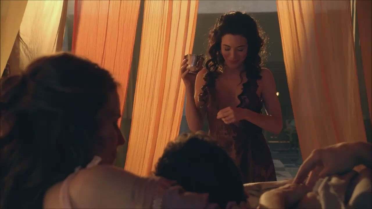 Lucy Lawless Jaime Murray Spartacus Gods Of The Arena