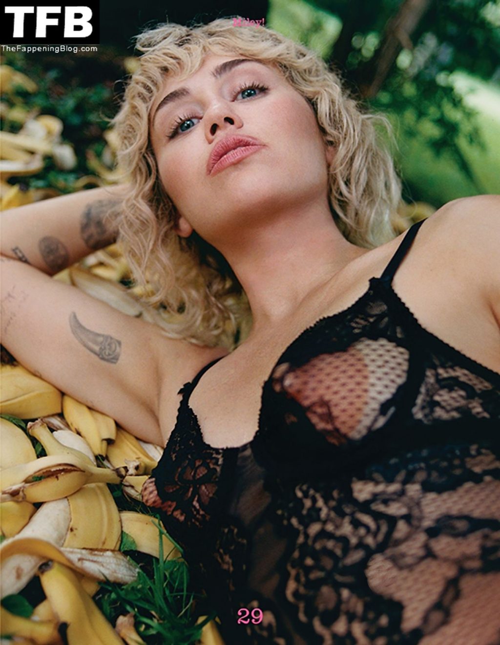 Miley Cyrus Topless 3 Photos