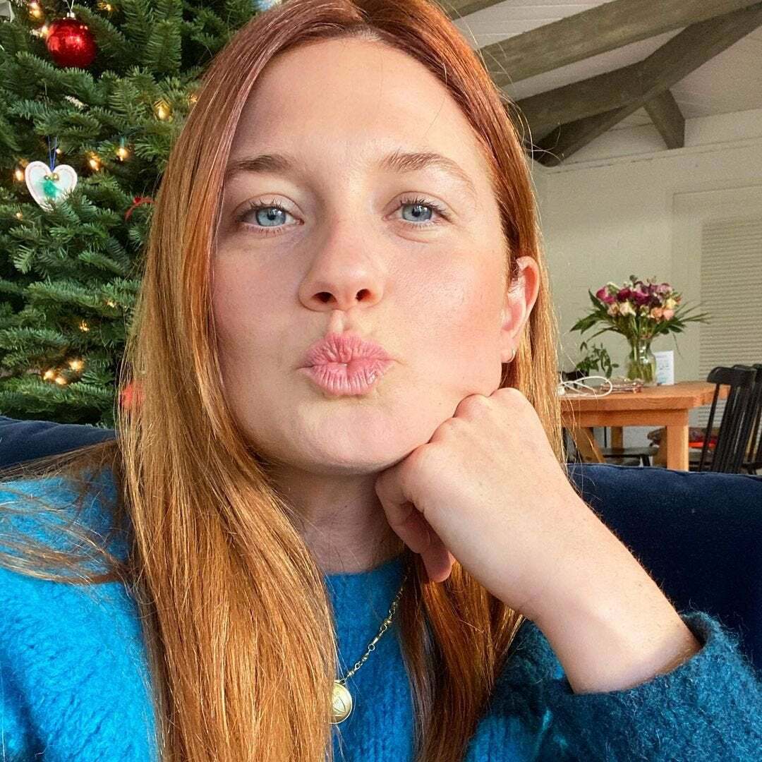 Sweety Bonnie Wright deserves facefuck for christmas