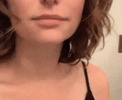 Milana Vayntrub