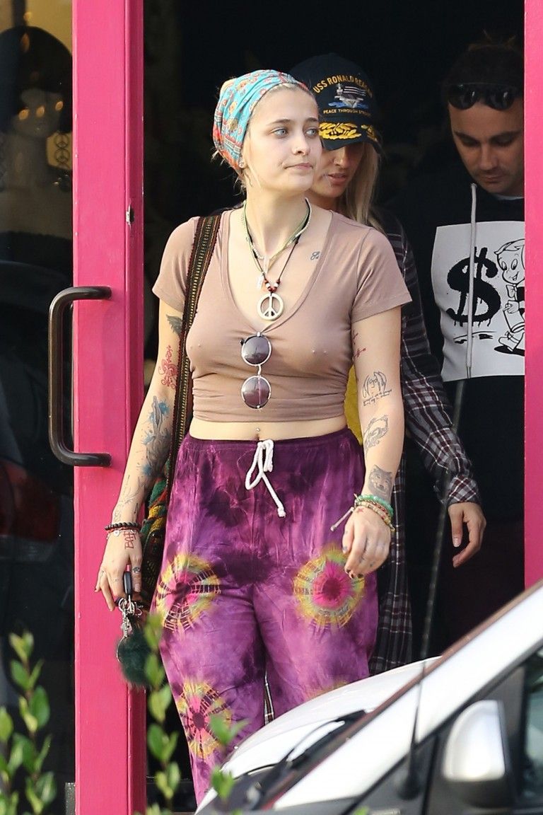 Paris Jackson Topless 4 Photos