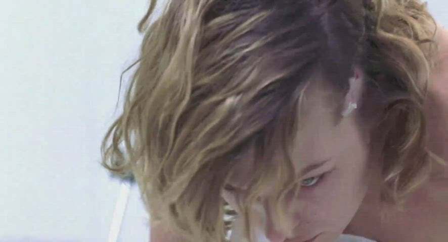 Milla Jovovich Resident Evil plot flash slow motion